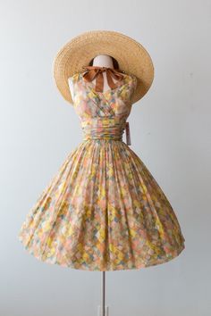 Vintage Clothing Store, Vintage Clothing Boutique, Vintage Wedding Dresses, Vintage Clothing Stores, Clothing Vintage, Look Vintage, 50s Fashion, 가을 패션, 1950s Fashion