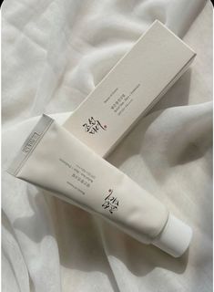 Perfer for my dry skin, light, and super moisturizing   #beautyofjoseon #sunscreenspf50 #skincare #korean Beauty Of Joseon Sunscreen, Joseon Sunscreen, Top Highlights, Skincare Korean, Skincare Store, Organic Sunscreen, Beauty Of Joseon, Chemical Sunscreen, Asian Skincare