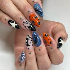 @lakayla.thenailfaerie Coraline Nail Ideas, Coraline Inspired Nails, Coraline Nails Art, Coraline Nails, Halloween Nail Ideas, Cute Simple Nails, October Nails, Grunge Nails