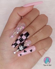 Kuromi And My Melody Nails Acrylic, Kuromi Gel Nails, Emo Pink Nails, Hello Kitty Nails Stiletto, Kuromi Nails Short, Kuromi Acrylic Nails, Fun Acrylic Nails Designs, Nail Ideas Anime, Kuromi Nails Acrylic