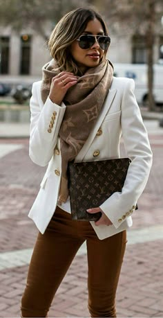 Mia Mia Mine, Outfits Minimalist, Balmain Blazer, Louis Vuitton Scarf, Mia Mia, Stylish Fall Outfits, Denim Wear, Moda Chic