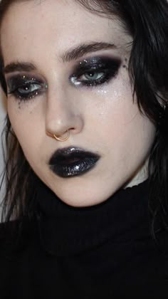 Sultry Goth Makeup, Dark Alt Makeup, Witchcore Makeup, Dark Eyeshadow Makeup, Feminine Makeup Looks, Dark Feminine Makeup Looks, Black Goth Makeup, Cleangirl Makeup, Dark Feminine Makeup