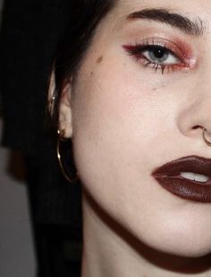 Look Grunge, Red Makeup, Grunge Makeup, روتين العناية بالبشرة