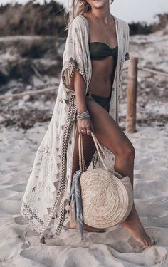 Elegant Beach Outfit, Sea Moodboard, Boho Beach Outfit, Island Outfit, Beach Looks, Beach Attire, Beach Vacation Outfits, Beach Outfits, Winter Mode