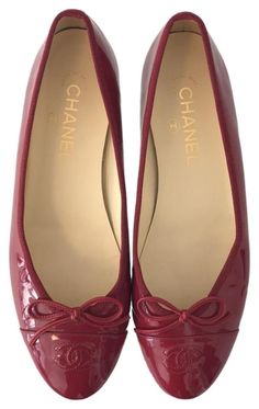 Chanel Ballerina, Red Ballerinas, Ballet Flats Outfit, Red Ballet Flats, Red Chanel, Shoe Inspo, Blair Waldorf, Swag Shoes, Ballerina Shoes