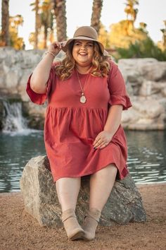 Plus Size Senior Pictures, Picking Outfits, Senior Picture Outfit Ideas, Plus Size Teen, Senior Pictures Dresses, Outfit Ideas Plus Size, Picture Outfit Ideas, Outfit Ideas Modest, Miami Street