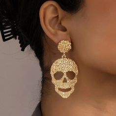 This Unique Pair Is A Wonderful Addition To Your Wardrobe And Your Style; Sure To Get Lots Of Compliments! Great For Halloween Or Anytime! Gsun2x50w0006yv Boho Style Earrings, Turquoise Drop Earrings, Mini Earrings, Bohemian Bracelets, Estilo Punk, Heart Drop Earrings, Skull Earrings, Watches Women Fashion, Halloween Earrings