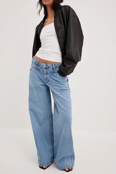 Low Waist Wide Leg Jeans with Seam Details Blue | NA-KD Low Waist Wide Leg Jeans Outfit, Light Denim Jeans Outfit, Loose Jeans Outfit, Low Waist Trousers, Wide Leg Trousers Outfit, Fits 2023, Wide Leg Outfit, Low Jeans, Low Rise Baggy Jeans