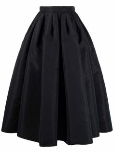 Black Skirt Ideas, Flared Skirt Pattern, Black Full Skirt, High Waisted Black Skirt, Big Skirts, Alexander Mcqueen Clothing, Midi Flare Skirt, Black Pleated Skirt, Full Skirts