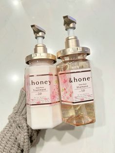 Cute Shampoo And Conditioner Bottles, Japanese Shampoo And Conditioner, Japanese Hair Care, Healthy Hair Routine, Hydrating Hair Mask, Honey Hair, Healthy Hair Tips, Pretty Skin Care, Pretty Skin