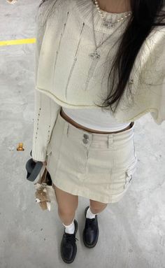 Beige Skirt Outfit, Elegante Casual, Discord Server, Casual Style Outfits, Dream Clothes, Looks Vintage, Look Cool