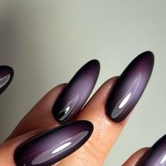 Dark Aura Nails Tutorial, Aura Natural Nails, Aura Airbrush Nails, Subtle Aura Nails, Dark Purple Nail Designs Short, Gray Aura Nails, Dark Purple Aura Nails, Cool Nail Inspo Dark, Purple Airbrush Nails