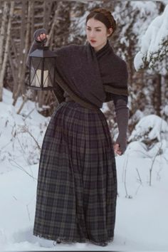 Vintage Cold Weather Outfit, Vintage Winter Outfits, Historical Aesthetic, Dream Woman, Cold Weather Outfit, Modesty Outfits, Old Fashion Dresses, Cottagecore Fashion, Winter Capsule Wardrobe