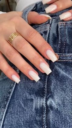 Medium Square Acrylic Nails Simple, Medium Short Acrylic Nails, Structure Gel Manicure, Medium Square Acrylic Nails, Cute White Nails, Tumblr Thoughts, Acrylic Nails Simple, Gel Manicure Designs, Manicure Designs