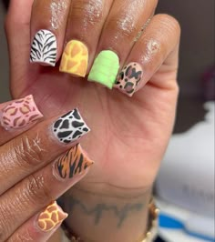 Shortie Freestyle Nails, Shiny Nails Designs, Natural Nails Manicure, Hard Nails, Diy Acrylic Nails, Drip Nails, Colored Acrylic Nails, Work Nails, Dope Nail Designs