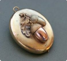 Acorn Jewelry, Victorian Locket, Acorn And Oak, Jewelry Lockets, Oak Leaves, Victorian Jewelry, Gold Set, Vintage Jewellery, Matte Gold