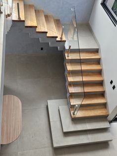 Staircase With Platform, Staircase Outdoor Design, L Staircase Design, Chain Staircase Design, Stairs With Platform, Townhouse Staircase, L Stairs, Cement Stairs, L Shaped Stairs