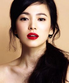 statement red lips :: Song Hye Kyo Asian Makeup Tips, Wedding Hairstyles And Makeup, Don Pedro, Red Lip Makeup, Hye Kyo, Beauty Make-up, Braut Make-up, Natural Wedding Makeup, Song Hye Kyo