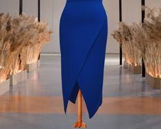 Make a statement with this royal blue asymmetric skirt, designed for bold elegance. Perfect for formal events, dance performances, or evening parties, this skirt combines a rich color with modern design for a striking look. 🔵 Rich Asymmetrical Design: The bold royal blue hue, combined with the flowing asymmetric hem (long side 83 cm, short side 58 cm), creates a dynamic, elegant silhouette. 🌟 Comfortable and Stylish: Made from smooth, soft fabric for a comfortable yet striking appearance that works for long events. 💙 Perfect for Special Occasions: Ideal for dance performances, evening parties, or formal gatherings, this skirt is designed to make a lasting impression. Turn heads with this bold and elegant royal blue skirt. Royal Blue Skirts, Dance Performance, Asymmetrical Skirt, Blue Skirt, Asymmetrical Design, Asymmetric Hem, Wrap Skirt, Blue Hues, Formal Event