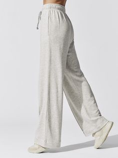 Wide Leg Sport Pants Outfit, Comfy Wide Leg Pants, Open Leg Sweatpants Outfit, Grey Wide Leg Sweatpants Outfit, Wide Leg Sweats Outfit, Flowy Sweatpants, Flair Sweatpants, Sweat Pants Wide Leg, Target Sweatpants