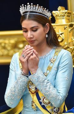 Poltimore Tiara, Smaller Houses, British Royal Family Tree, Tiara Diamond, Johor Bahru Malaysia, Investiture Ceremony, Imperial State Crown, Royal Family Trees, Belle Epoch