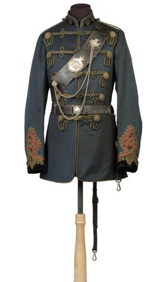 WikiVictorian on Twitter: "Patrol jacket, 1858-68. The Green Howards Museum.… " Jack The Pirate, Evelyn Nesbit, History Fashion, Sequin Evening Dresses, 1920s Fashion, Military Uniform, Only Fashion