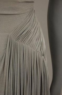 pleating Elegant Vintage Dresses, Madame Gres, Dress Couture, Mode Kimono, Couture Mode, Couture Details, Clothing Details, Couture Sewing, Pleated Fabric