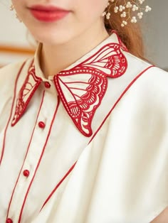 Butterfly Outfits Aesthetic, Embroidery Transparent, Weird Clothing, Detail Clothes, Embroidery Collar, Smink Inspiration, Sleeveless Shirts, Patterns Design, Butterfly Embroidery