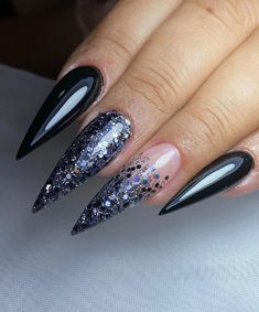 Winter Nails 2022 Trends Gel, Winter Nails 2022 Trends Acrylic, Simple Stiletto Nails, Black And Nude Nails, Nail 2023, Swirl Nails, Stiletto Nail Art, February Nails