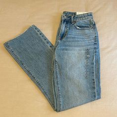 90s Bootcut American Eagle Denim. Comfort Stretch Waistband, Blue Tides Wash, High Waisted, Regular Sized Inseam, Distressed At The Bottom Hemline. Inseam Approximately 29.5”, Rise 9.5” In The Front, Waist Approximately 13”, And Leg Opening 8”. New With Tags. Good American Jeans, American Eagle Mom Jeans, Womens Black Pants, American Jeans, Jeans American Eagle, Red Pants, Medium Wash Jeans, Straight Fit Jeans, American Eagle Jeans