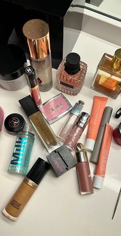 Looking to elevate your skincare routine? Then it's time to discover the magic of beauty. #makeup #makeuptutorial #beautyproducts #beautyskincare #skincare #skincareroutine #skincareaesthetic #clean #cleangirlaesthetic #dior #laniege Goal Manifestation, 2025 Vibes, Makeup Contouring, Makeup Collection Goals, Glam Aesthetic, Makeup Bag Essentials, Makeup Is Life, Makeup Needs, روتين العناية بالبشرة