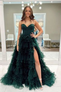 Award Dresses, Green Prom Dresses, Prom Dress Trends, Beautiful Evening Gowns, Ruffle Dresses, Green Tulle, A Prom Dress, Green Prom, Dark Green Color