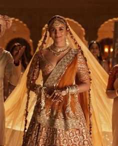 Alia Bhatt's Regal Bridal Look In Rocky Aur Rani Ki Prem Kahaani - Pyaari Weddings Alia Bhatt Rocky Aur Rani, Rani Lehenga, Alia Bhatt Saree, Georgette Lehenga, Indian Bridal Photos