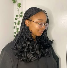 Her:@touchedbymo on instagram #braids  #hair  #layers  #blackgirl Moesha Layered Braids, Layered Feathered Braids, Black Layered Braids, Small Black Braids, Crochet Hair Black Women, Mid Length Box Braids, Braids With Layers, Short Layered Braids