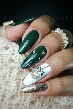 Christmas Nails 2019, Nail Colors Winter, Nail Design Inspiration