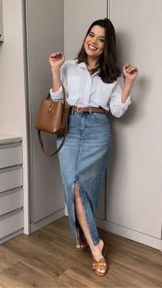 Blue Skirt Outfit Ideas, Denim Skirts Outfit, Blue Skirt Outfits, Outfits Faldas, Classic Style Outfits