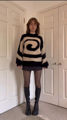 Swirl Sweater, Cold Outfits, Alternative Outfits, Really Cute Outfits, Outfits Casuales, Outfits Aesthetic, Look Cool