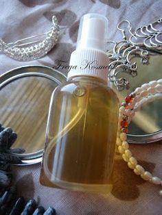 Spray lucidante capelli con acetoliti Beauty Style, Feng Shui, Beauty Makeup, Perfume Bottles, Fashion Beauty, Spray, Makeup, Beauty, Make Up