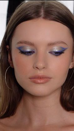 Navy Blue Eyeshadow Looks, Eye Makeup Black Women, Dark Blue Eyeshadow, Eye Makeup Black, Denim Diamonds, Makeup Anime, Aesthetic Hairstyle, Southern Beauty