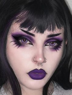 Goth Office Makeup, Gothic Vampire Aesthetic Makeup, Falling In Reverse Concert Makeup, Goth Bratz Makeup, Pretty Demon Makeup, Mothman Makeup Halloween, Mothman Inspired Makeup, Goth Cowgirl Makeup, Easy Witchy Makeup