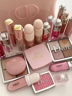 Skincare Stuff, Koleksi Makeup, Makeup Bag Essentials, Makeup Needs, Dior Makeup, Fancy Makeup, Pretty Skin Care, Makeup Obsession