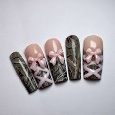 Lace Up Nails, Pictures On Nails, Words On Nails, Nails With Words, Nail Inspo Alt, Tooth Nails, Claws Nails, Camo Nails Acrylic, Teeth Nails