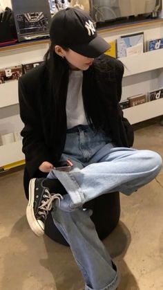 Winter Boyish Outfit, Autumn Tomboy Outfit, Semi Formal Masc Outfits Women, Tomboy Korean Outfits, Edgy Tomboy Fashion, Tomboy Winter Outfits, Korean Tomboy Outfits, Tomboy Chic Style, Korean Fashion Female