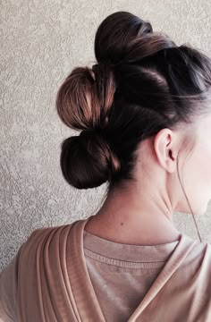 Rey’s Hair Star Wars, Rey Skywalker Hair, Rey Buns, Star Wars Hairstyle, Jedi Hairstyles Female, Rey Hairstyle, Bun Hawk, Star Wars Hairstyles, Star Wars Rey Costume