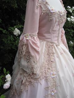 Modest Wardrobe, Historical Women, Daughters Of The King, Anime Dress, Beautiful Blouses, Fantasy Clothing, Marie Antoinette, Historical Fashion