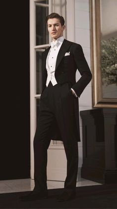 Ralph Lauren Fall 2020, Black Tie Aesthetic, Tie Aesthetic, Evening Suit, Ralph Lauren Fall, Ralph Lauren Menswear, Vogue Russia, Ralph Lauren Purple Label, Menswear Fashion