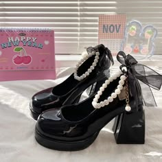 Black And White High Heels, White High Heel Shoes, Pretty Heels, Chunky Heel Shoes, Fancy Shoes, Chunky Sandals