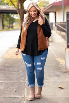 Cute Fall Plus Size Outfits For Women, Fall Fashion Size 12, 2024 Plus Size Fall Fashion, Plus Size Looks Casual, Plus Size Fall Photo Outfits, Thanksgiving Outfits Women Plus Size, Plus Size Fashion For Women Over 50, Plus Size Vest Outfits, Fall Plus Size Outfits Casual