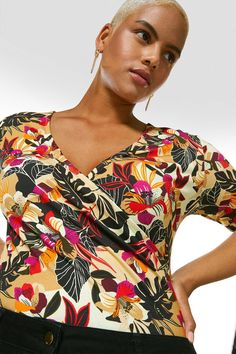 Curve Jersey Printed Wrap Short Sleeve Top Wrap Shorts, Top Floral, Karen Millen, Top Collection, Fashion Face, Wrap Top, Short Sleeve Top, Click Here, Short Sleeves Tops