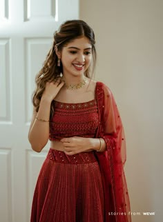 Top 10 Bridal Lehenga Designs! Trending Blouse Designs Lehenga, Legenga Photo Poses, Simple Engagement Lehenga For Bride, Lehenga Neck Designs, Bridal Lahenga Design Unique, Traditional Lehenga Blouse Designs, Plain Lehenga Designs, Lehenga Blouse Designs Bridal, New Trend Lehenga Designs